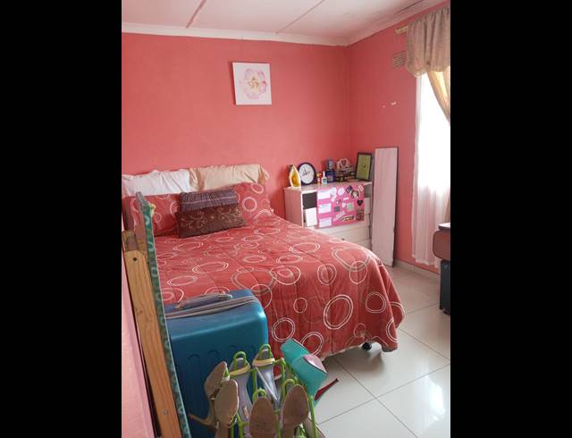 3 BEDROOM HOUSE FOR SALE IN UMLAZI Z